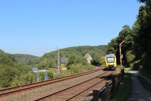 Weg entlang der Lahntalbahn