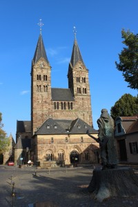 Fritzlar Dom mit Bonifatius