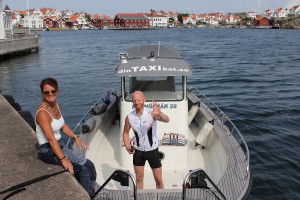 Abschied vom Taxiboot samt Kapitänin