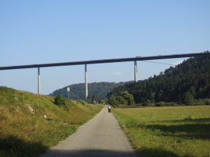 Bild der Neckartalbrücke Weitingen