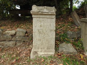 römischer Wehestein / -altar Ortseingang Murr