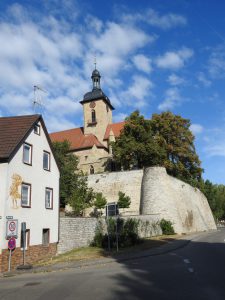 Stadtmauer und Regiswindiskirche in Lauffen