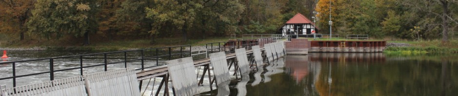 Nadelwehr bei Grütz. Wasserregulierung durch Einstecken der "Nadeln".