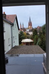 Morgenblick aus dem Hotelfenster